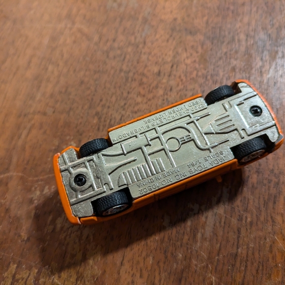 2000 Chevrolet Silverado Jada Orange Toy Truck with Purple Flames - Picture 5 of 8